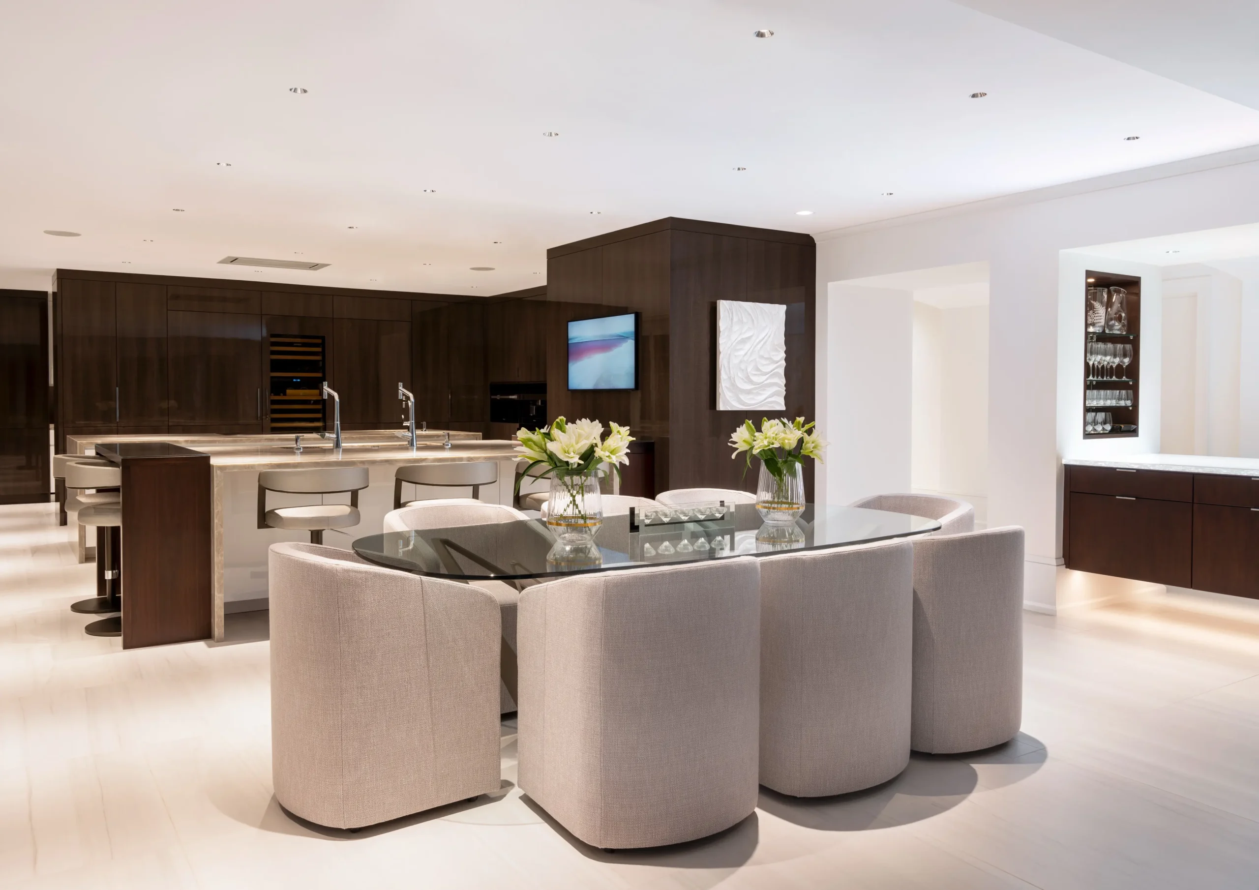 Custom kitchen designed by Dawn Wallace Design in Vero Beach